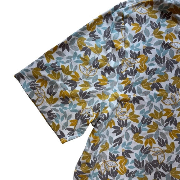 Leaf Pattern Short Sleeve Tee - Picture 5 of 8